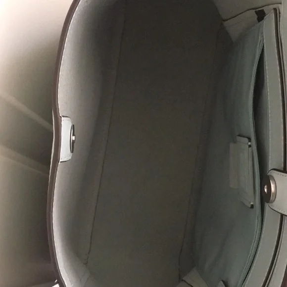 🌺HP🌺 Coach Tote Colorblock with Horse Carriage Pebble Leather Green Multi NWT - Picture 8 of 8